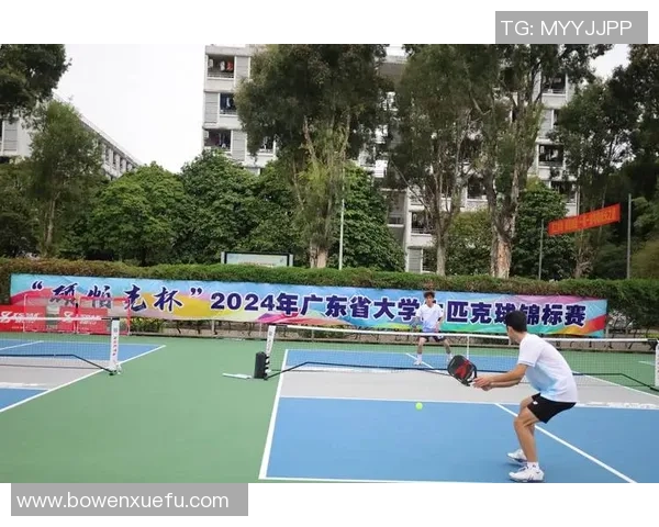 深圳羽毛球队配合问题引发热议球员间默契与战术执行的争论