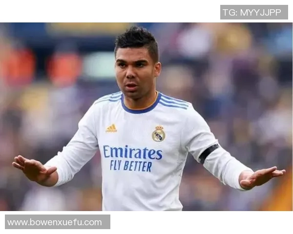 足球明星中后腰位置的代表人物有哪些及其职业生涯成就分析